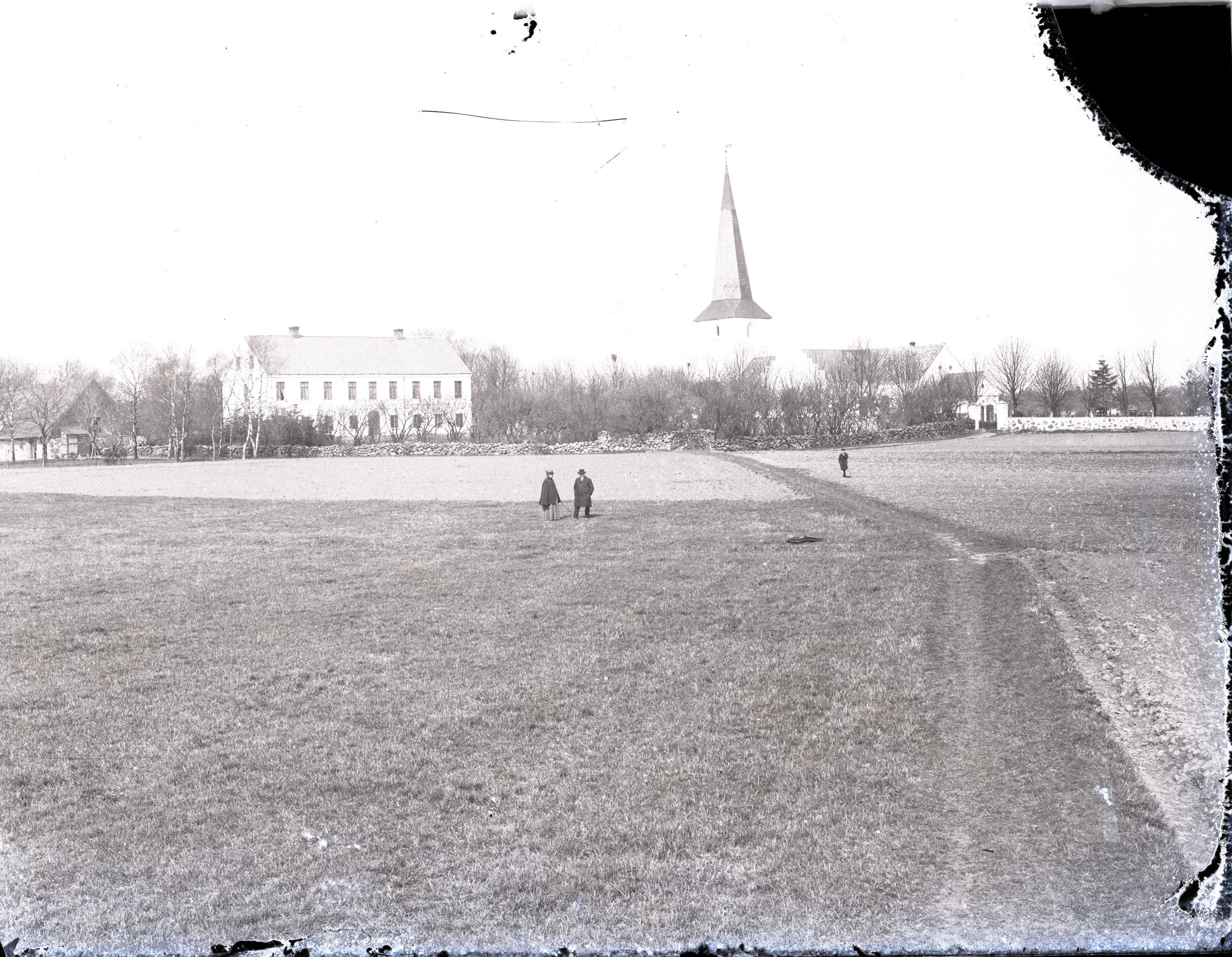 Väsby, kyrkan och prästgården