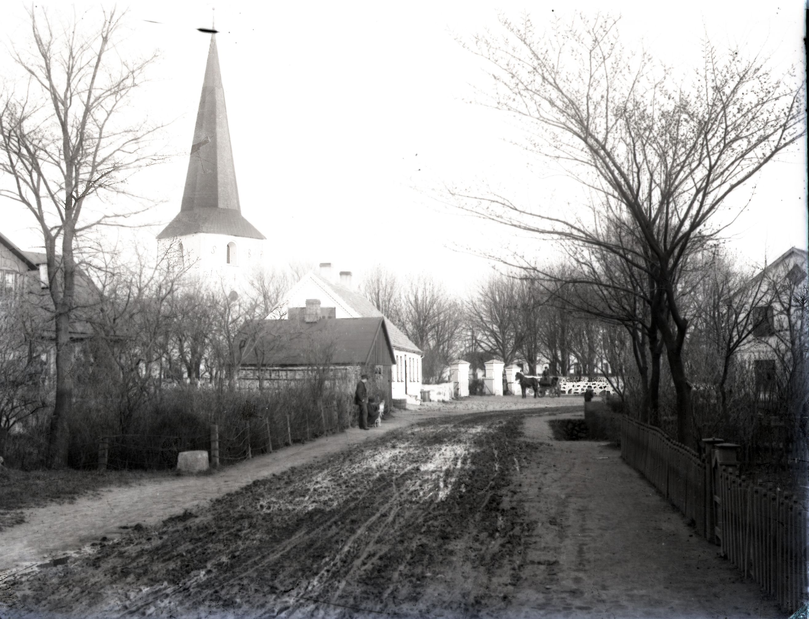 Väsby, bygatan och kyrkan