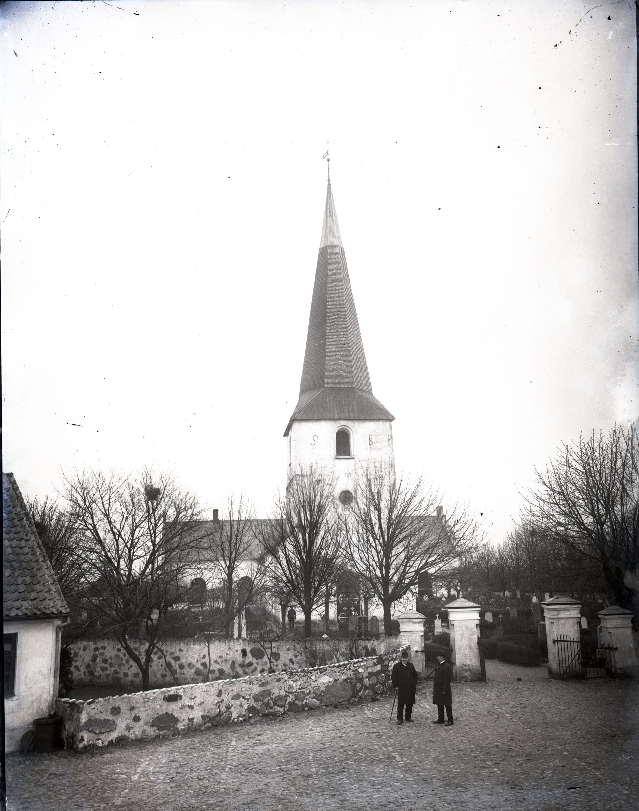 Väsby, kyrkan