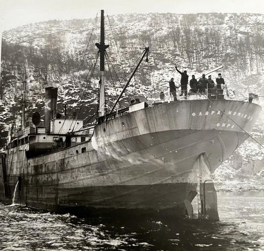 En grekisk ångare strandade på Kullaberg den 26 januari 1955. Den stod endast 5 meter från stranden. Flora Nomicos hade 19 besättningsmän och var på väg från Göteborg till Danzig. Vid olyckstillfället rådde tjock dimma.