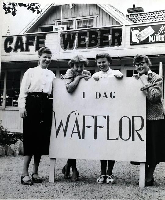 Kerstin, Ingrid, Sonja och Gunnel på Webers 1954