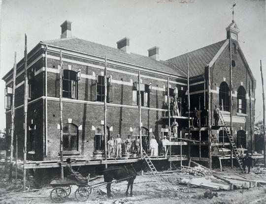 Bygge av bankhuset färdigt 1907