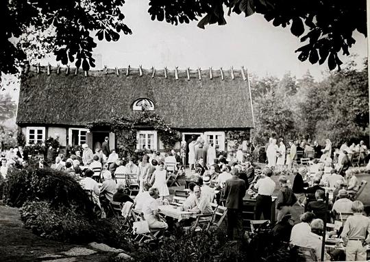 Flickorna Lundgren startades 1938, beläget på Skäret mellan Arild och Jonstorp.