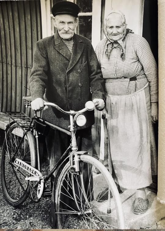 Fiskare Filip Svenssons föräldrar Nabben ca 1950