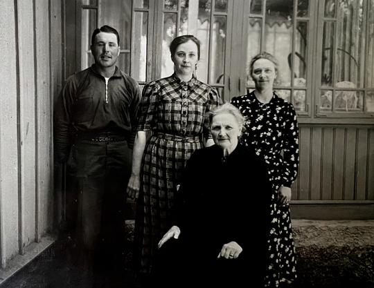 Harry Jönsson, Anna, Maria och Tilda (Botilda) Andersson