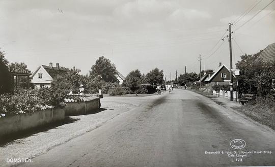 Bygatan i Domsten på 1950-talet.